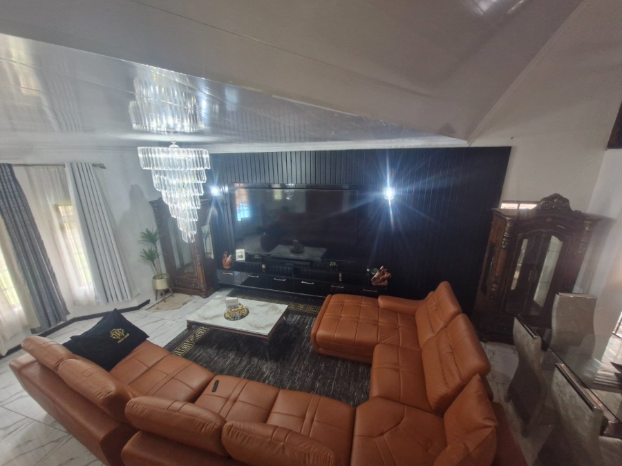 4 Bedroom Property for Sale in Dayanglen Gauteng