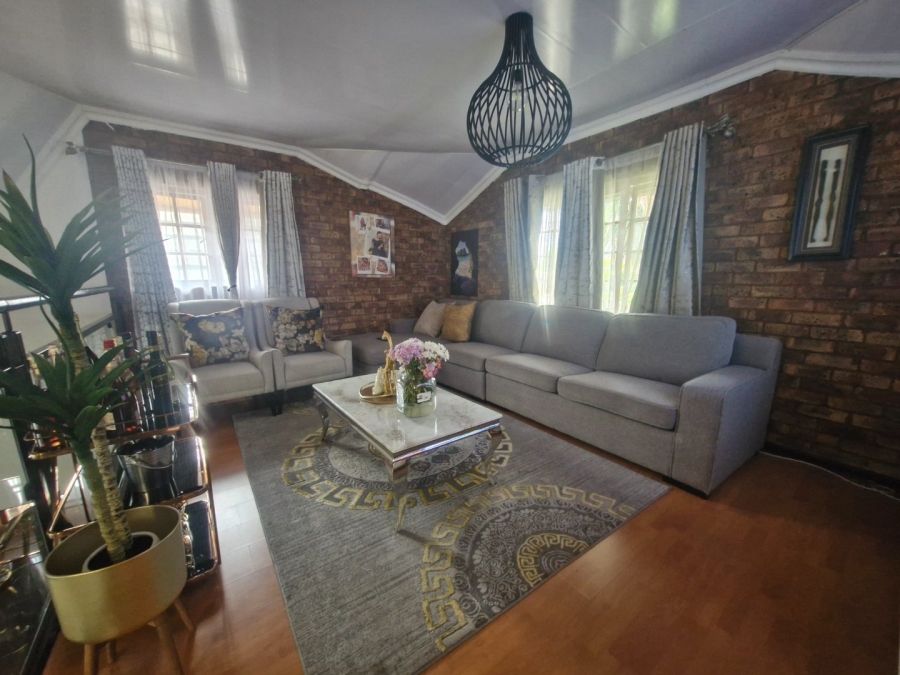 4 Bedroom Property for Sale in Dayanglen Gauteng