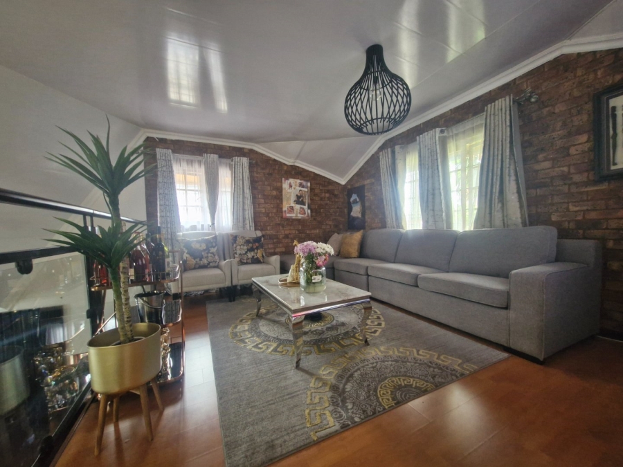 4 Bedroom Property for Sale in Dayanglen Gauteng