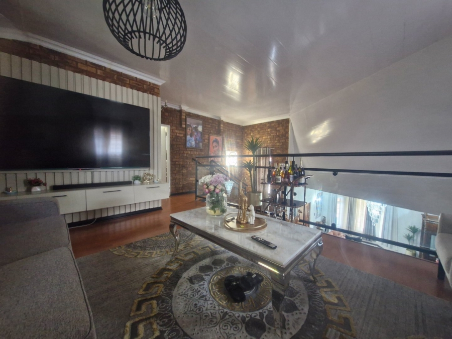 4 Bedroom Property for Sale in Dayanglen Gauteng