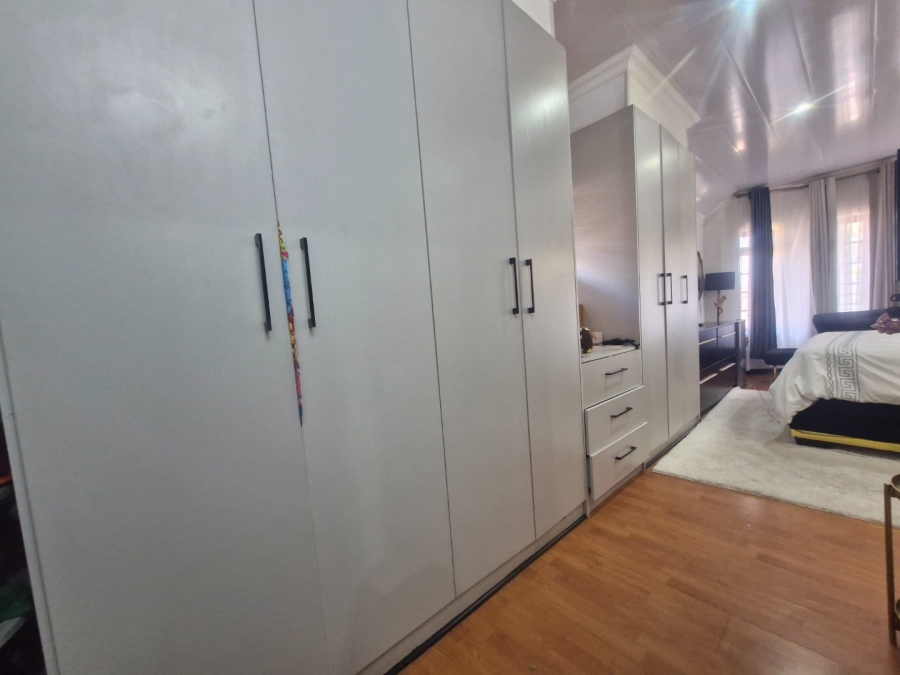 4 Bedroom Property for Sale in Dayanglen Gauteng