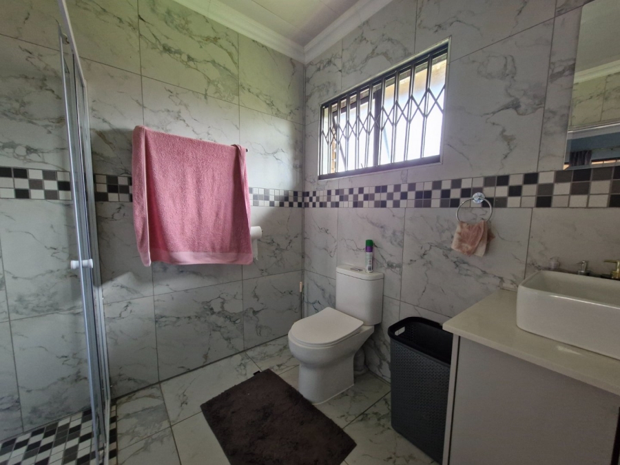 4 Bedroom Property for Sale in Dayanglen Gauteng