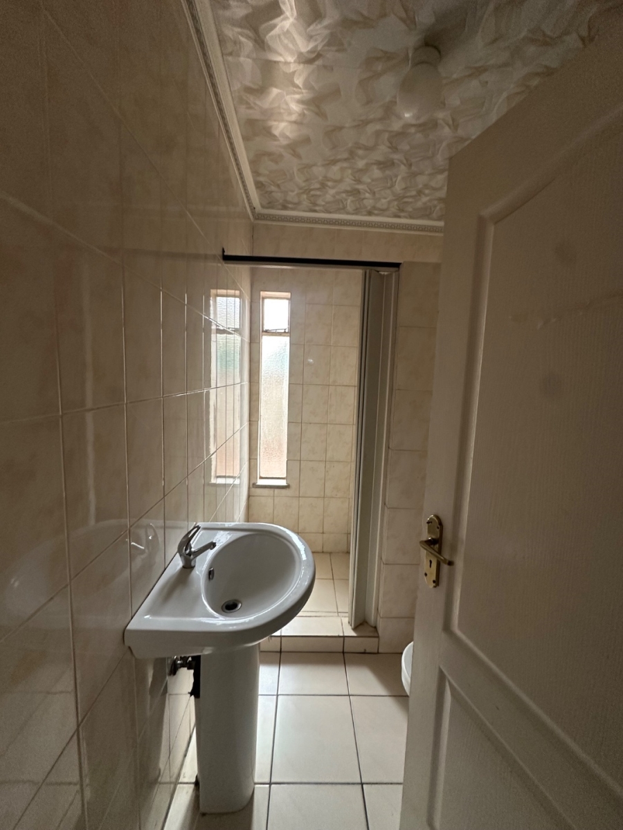  Bedroom Property for Sale in Bedworth Park Gauteng