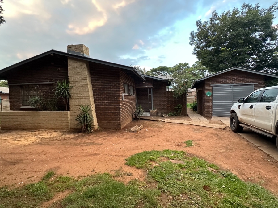  Bedroom Property for Sale in Vanderbijlpark CW 5 Gauteng
