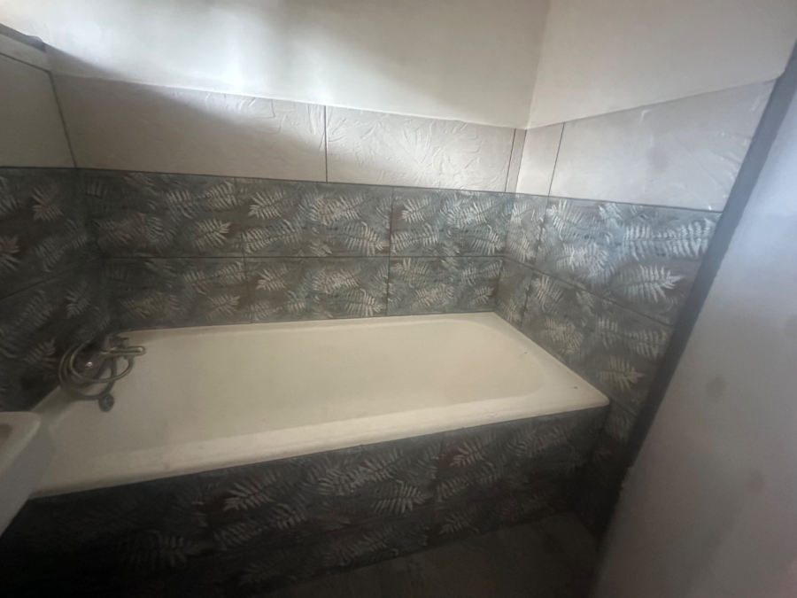  Bedroom Property for Sale in Vanderbijlpark CW 5 Gauteng