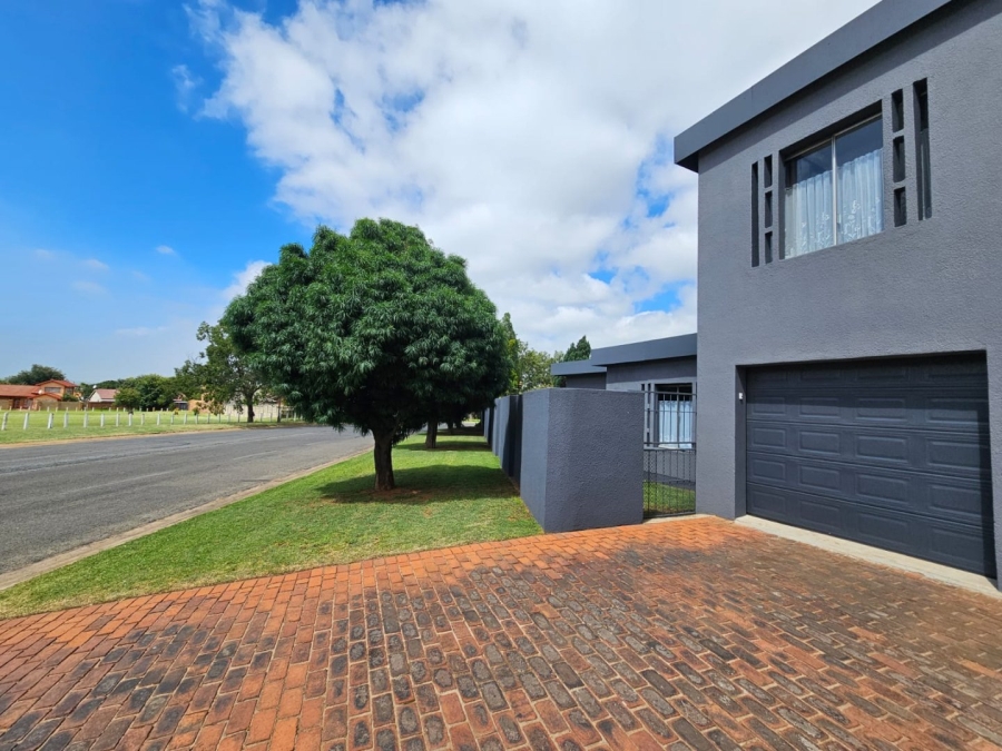 3 Bedroom Property for Sale in Visagie Park Gauteng