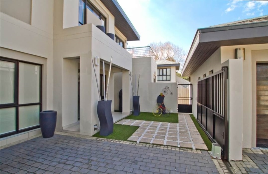 3 Bedroom Property for Sale in Birdhaven Gauteng