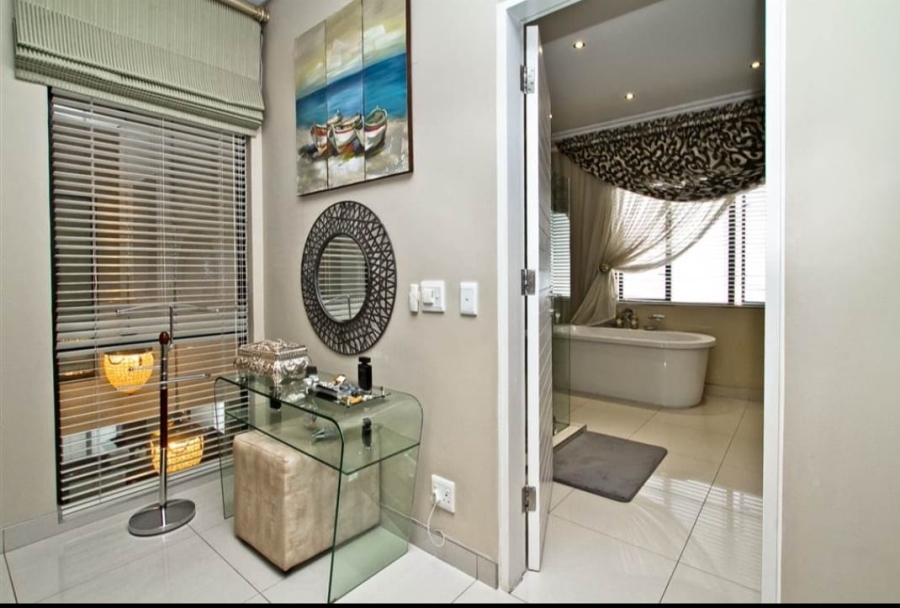 3 Bedroom Property for Sale in Birdhaven Gauteng