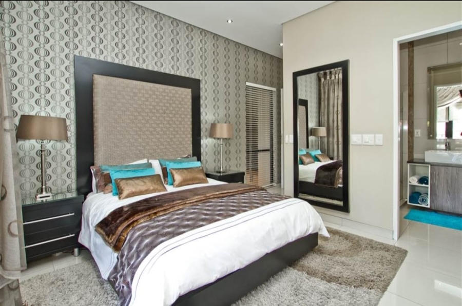 3 Bedroom Property for Sale in Birdhaven Gauteng