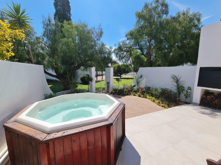 3 Bedroom Property for Sale in Sunset Cove Gauteng