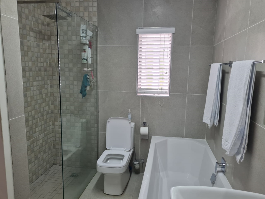 3 Bedroom Property for Sale in Sunset Cove Gauteng