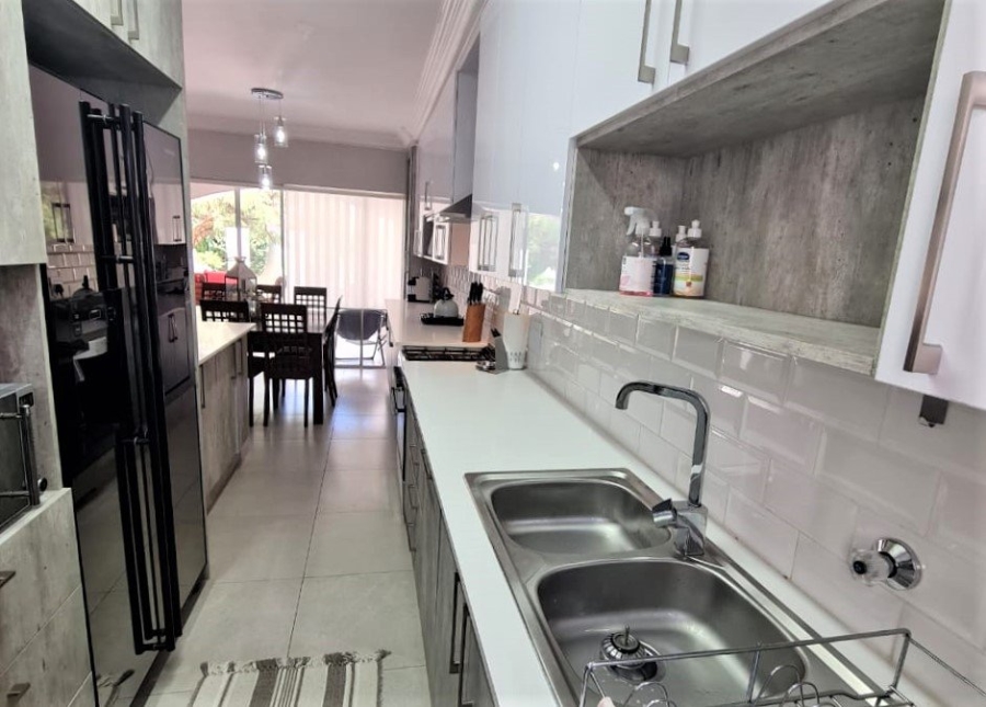 3 Bedroom Property for Sale in Sunset Cove Gauteng