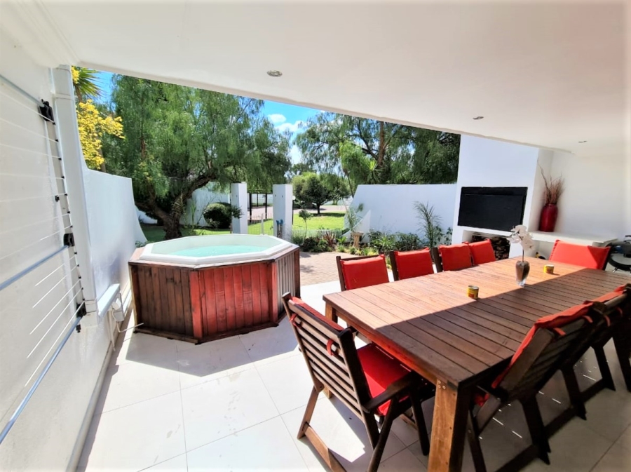 3 Bedroom Property for Sale in Sunset Cove Gauteng
