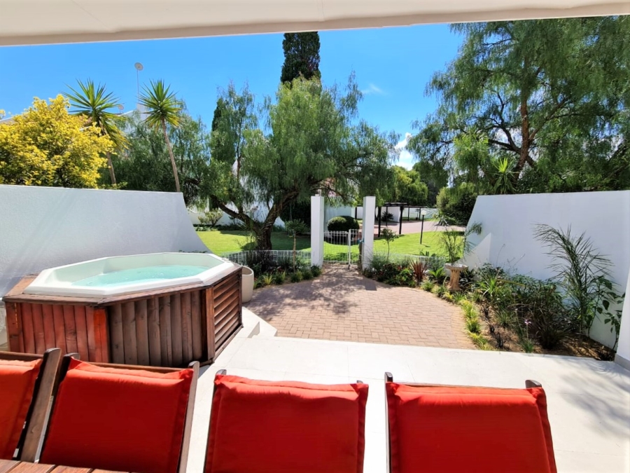 3 Bedroom Property for Sale in Sunset Cove Gauteng