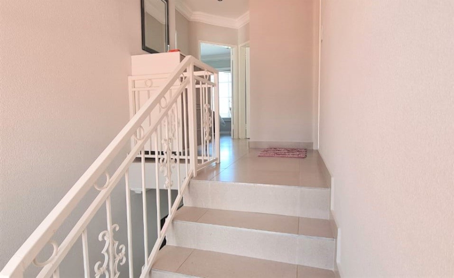 3 Bedroom Property for Sale in Sunset Cove Gauteng