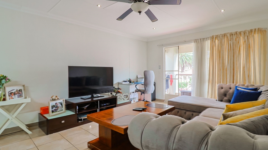 2 Bedroom Property for Sale in Oakdene Gauteng