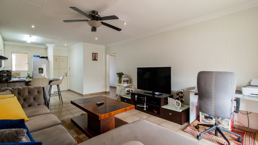 2 Bedroom Property for Sale in Oakdene Gauteng