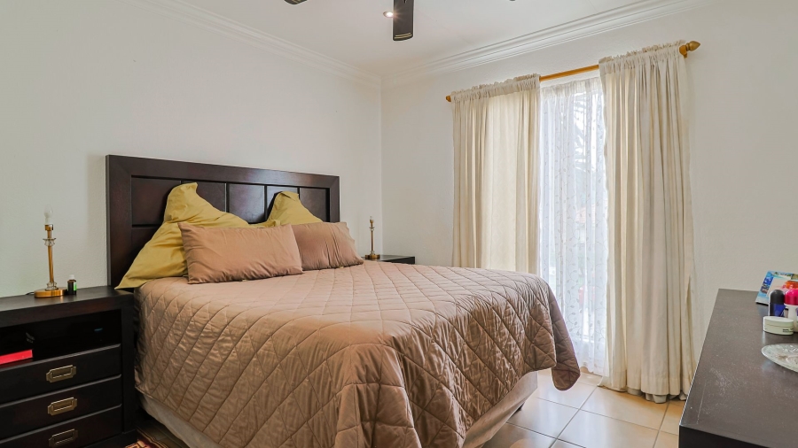 2 Bedroom Property for Sale in Oakdene Gauteng