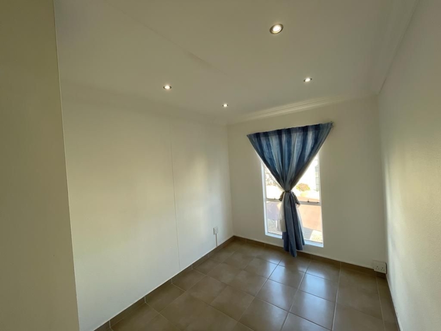 2 Bedroom Property for Sale in Oakdene Gauteng