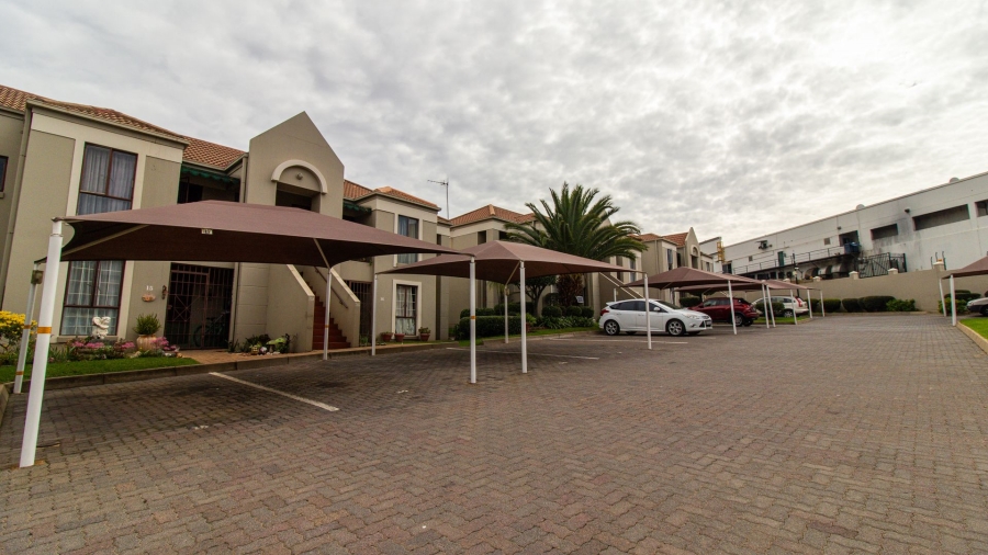 2 Bedroom Property for Sale in Oakdene Gauteng
