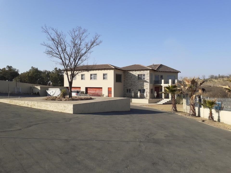  Bedroom Property for Sale in Sunrella Gauteng