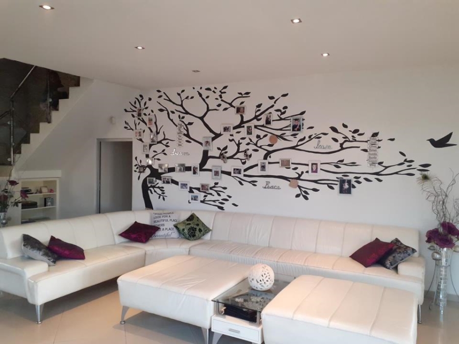  Bedroom Property for Sale in Sunrella Gauteng