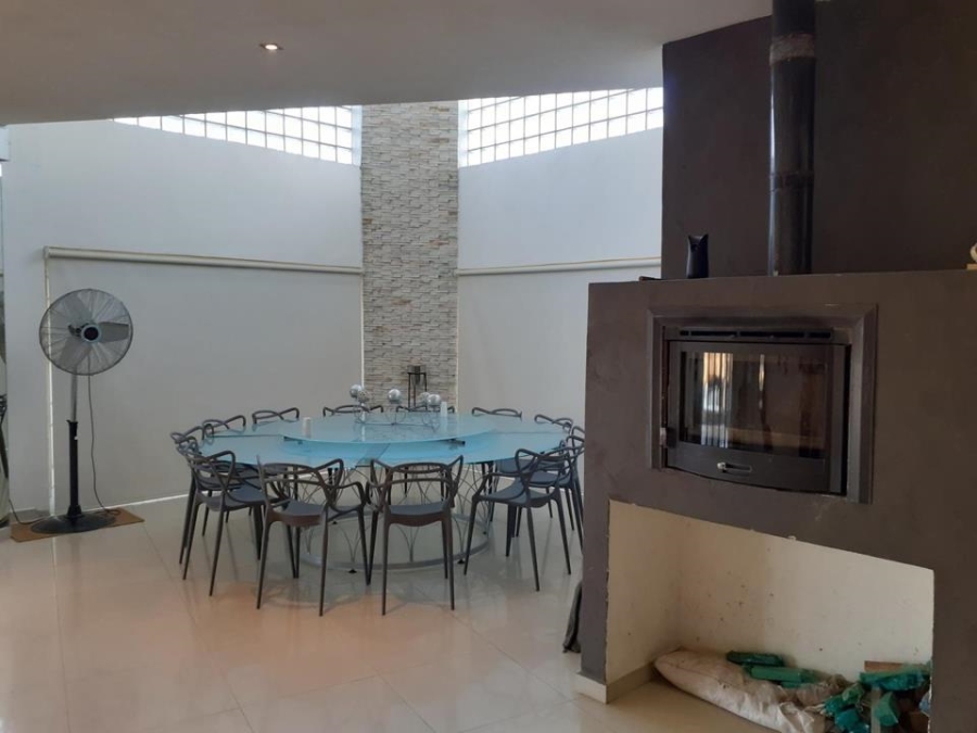  Bedroom Property for Sale in Sunrella Gauteng