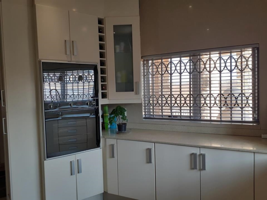  Bedroom Property for Sale in Sunrella Gauteng