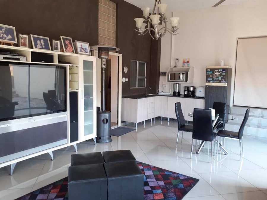  Bedroom Property for Sale in Sunrella Gauteng