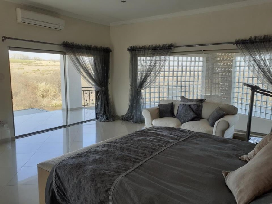  Bedroom Property for Sale in Sunrella Gauteng