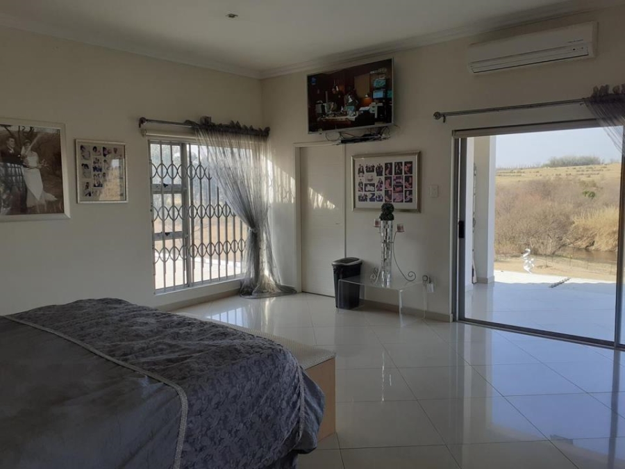  Bedroom Property for Sale in Sunrella Gauteng