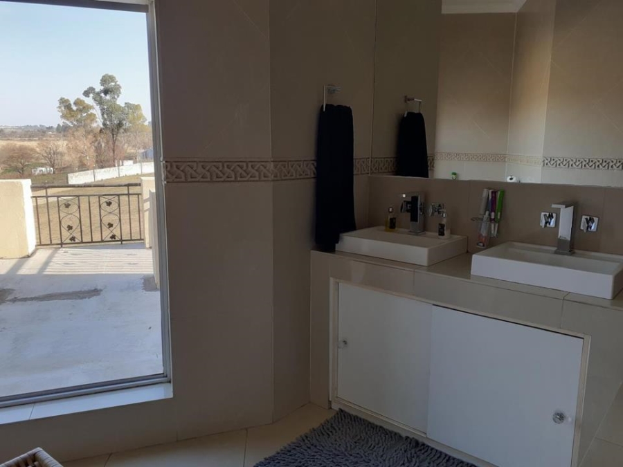  Bedroom Property for Sale in Sunrella Gauteng