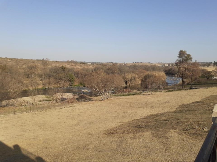  Bedroom Property for Sale in Sunrella Gauteng