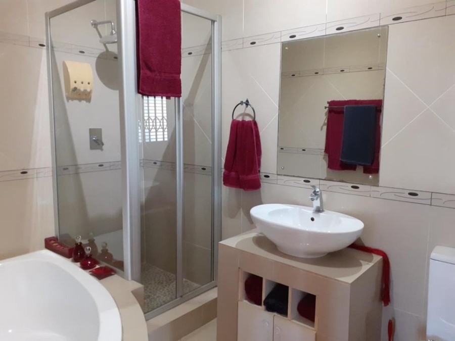  Bedroom Property for Sale in Sunrella Gauteng