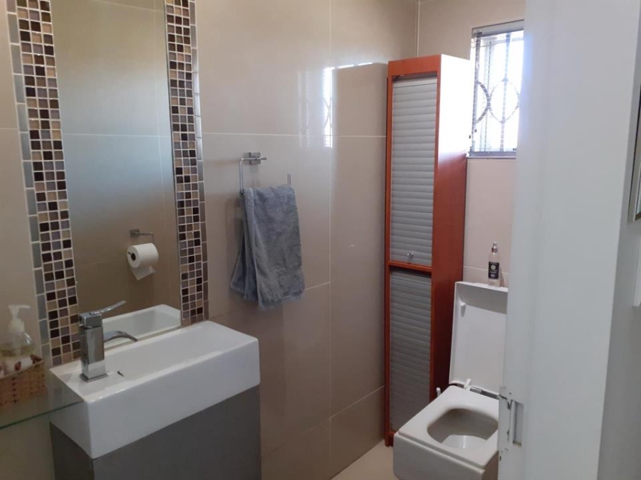  Bedroom Property for Sale in Sunrella Gauteng