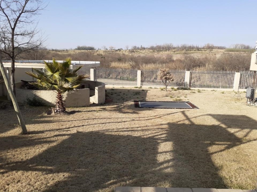  Bedroom Property for Sale in Sunrella Gauteng