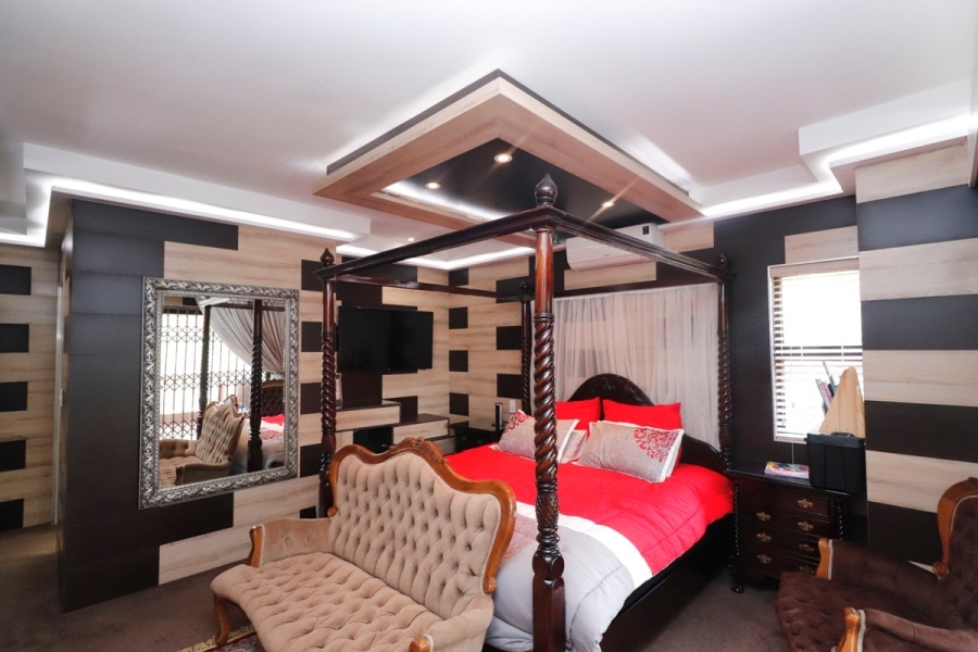 5 Bedroom Property for Sale in Bryanston Gauteng