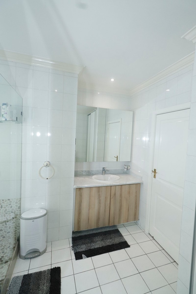 5 Bedroom Property for Sale in Bryanston Gauteng