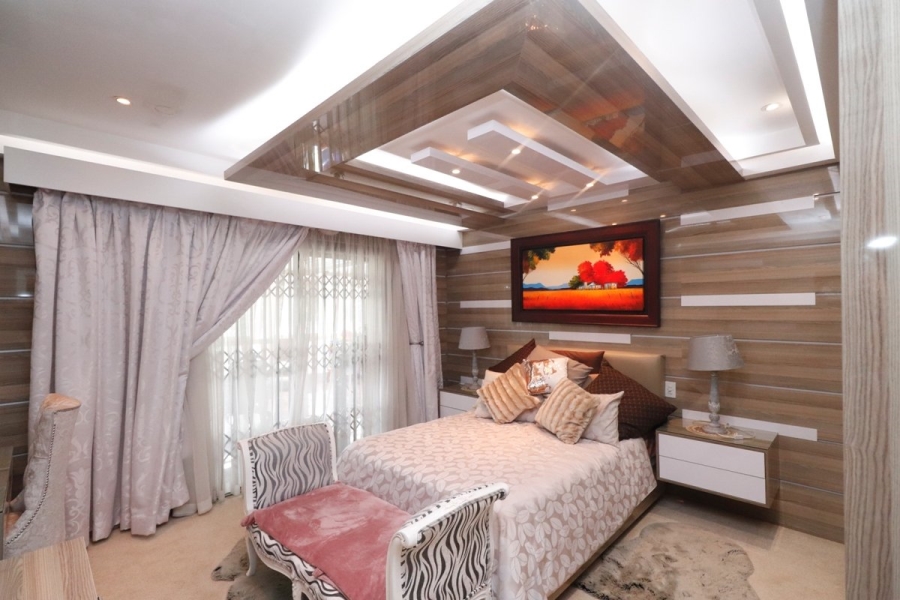 5 Bedroom Property for Sale in Bryanston Gauteng