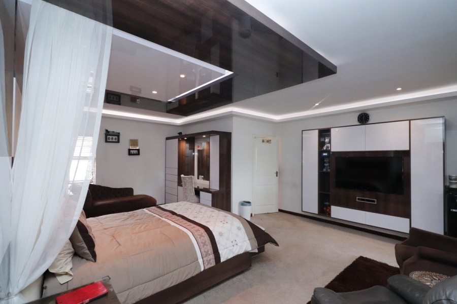 5 Bedroom Property for Sale in Bryanston Gauteng