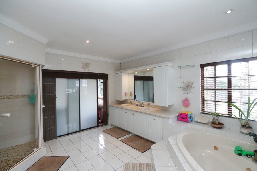 5 Bedroom Property for Sale in Bryanston Gauteng