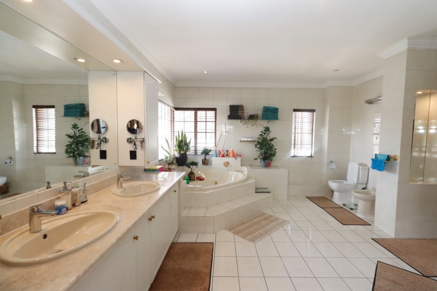 5 Bedroom Property for Sale in Bryanston Gauteng