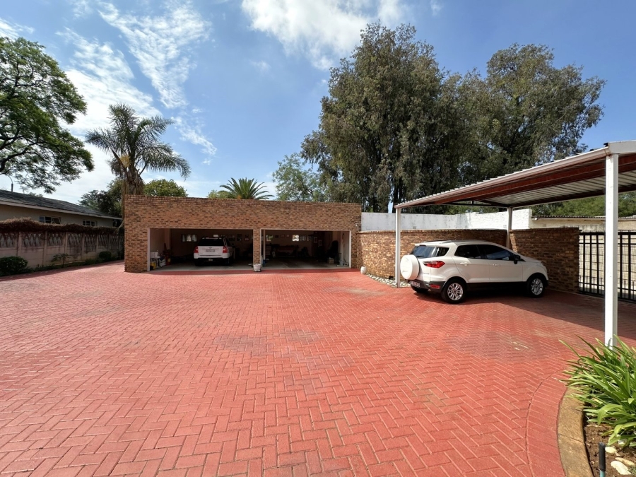 4 Bedroom Property for Sale in Elma Park Gauteng