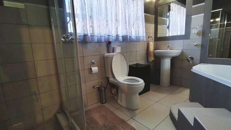 3 Bedroom Property for Sale in Three Rivers Gauteng