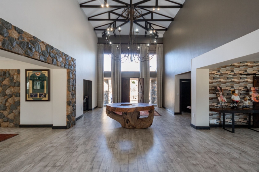 7 Bedroom Property for Sale in Pinehaven Gauteng