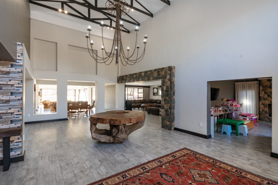 7 Bedroom Property for Sale in Pinehaven Gauteng