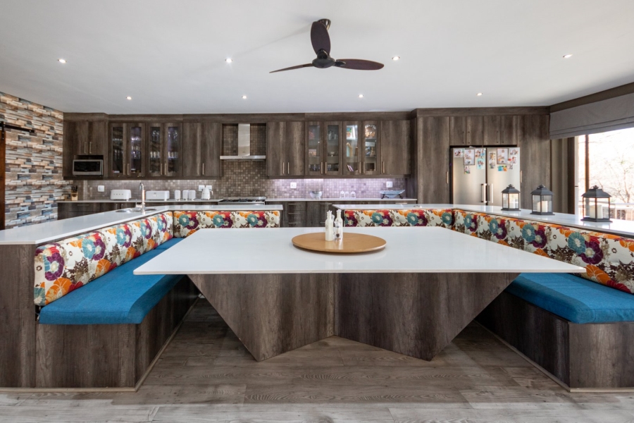 7 Bedroom Property for Sale in Pinehaven Gauteng