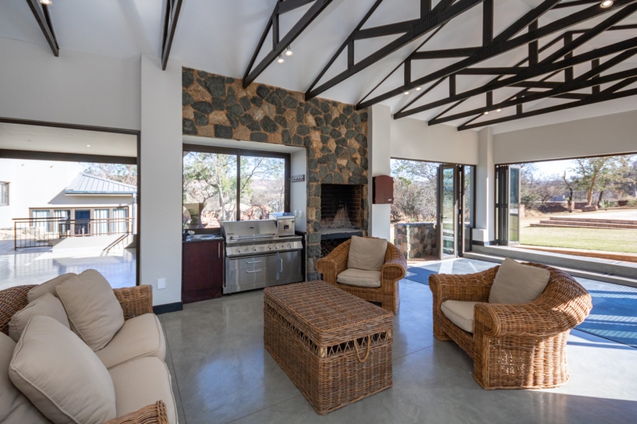 7 Bedroom Property for Sale in Pinehaven Gauteng