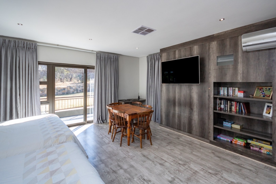 7 Bedroom Property for Sale in Pinehaven Gauteng