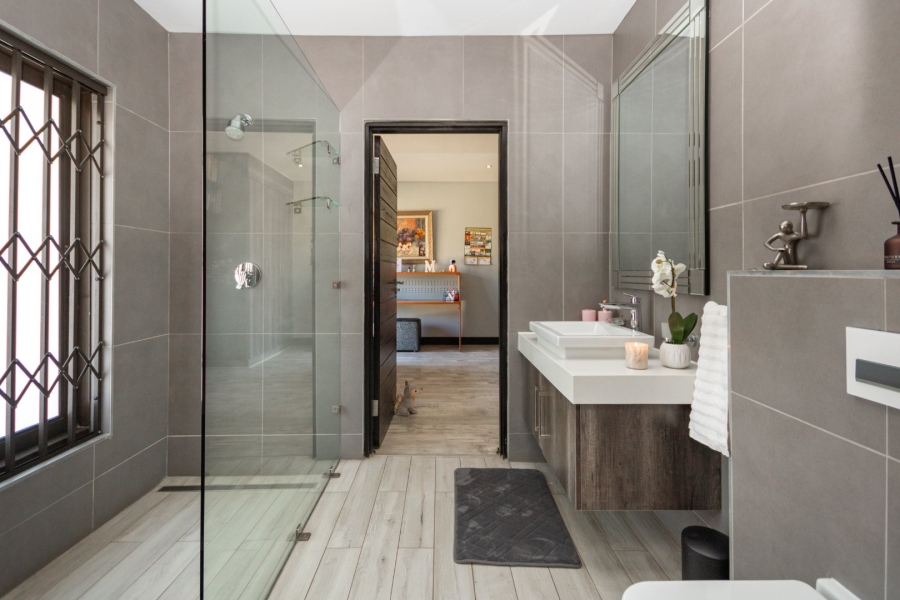 7 Bedroom Property for Sale in Pinehaven Gauteng